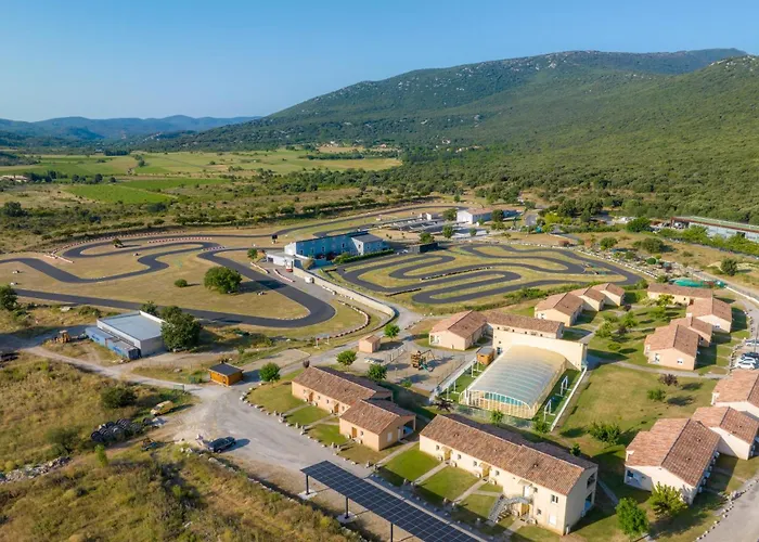 Park&suites Village Gorges De L'hérault-cévennes 3* Brissac