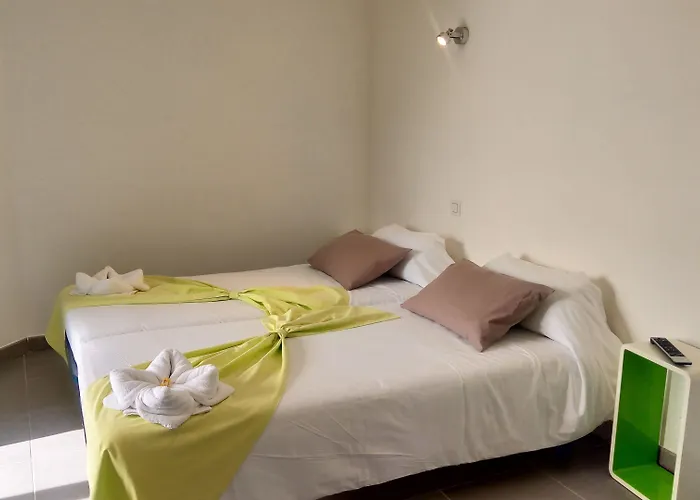 ホリデーパーク Du Parc - Gorges De L'herault - Cevennes - Parc Sports & Loisirs Ganges 3*